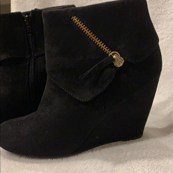 Black Suede ankle boots - Picture 2 of 3